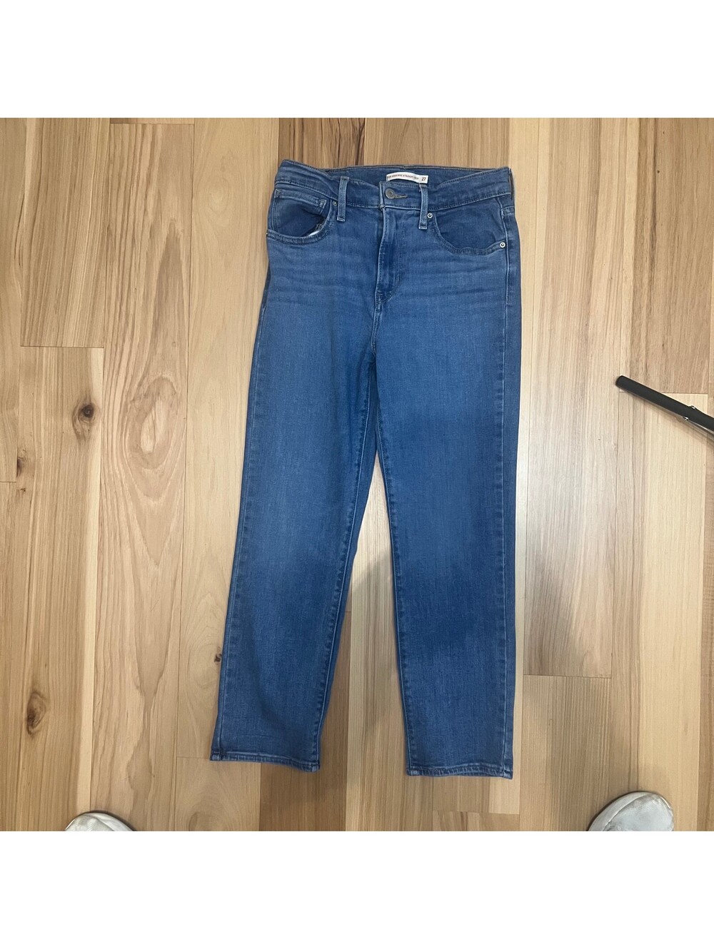 Levi's 724 High Rise Straight Crop Jeans Size 27 in Medium Blue
